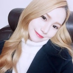 다니(dani_)님의 스타일       | #데일리룩#터들넥#니트#데일리헤어#금발#데일리메이크업#데일리화장#더샘#신당동떡볶이립#코트  