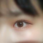 현나(tjdnfqnstlr)님의 스타일       | 이성경 👀눈처럼 해주는 렌즈 눈동자만 밝아져서 맨날 이거만 낀다💓#렌즈 #이성경 #아트릭76 #렌즈... 