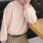 콩구네 /하트성애자(jsy771012)’s style       | #진주 #페이크퍼 #맨투맨 #데일리룩 #겨울코디 #포인트룩 #귀여운  