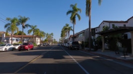 낮에는 산타바바라(Santa Barbara) 시 근처의 거리를 타세요.... 낮에는 산타바바라(Santa Barbara) 시 근처의 거리를 타세요.... 