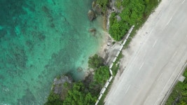 필리핀 섬의 해안 도로 위로 공중으로 올라가는 모습. 무비클립, 동영상, 영상,HD 영상, HD 비디오, HD 비디오클립. 무비클립 205605132 필리핀... 