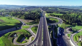 멀리 보이는 타트라산맥 무비클립, 동영상, 영상,HD 영상, HD 비디오, HD 비디오클립. 무비클립 202965775 Zakopianka라고 불리는 국도 7번... 