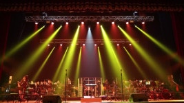 Light from stage lighting equipment in a concert hall 무비클립, 동영상, 영상,HD 영상, HD 비디오, HD 비디오클립.... 