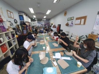 손으로 하는 가죽공예 - 경기이룸학교 손으로 하는 가죽공예   