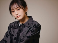 더쿠 - 【인터뷰】 야마모토 사야카, 앨범 『＆』에 담은 감정과 노래 표현에 대해 이야기하다. "노래하면 할...