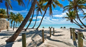 Download A beautiful night view in the iconic Key West | Wallpapers.com