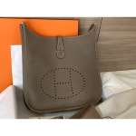 ストラップ Hermes 人気 エトゥープ 29の通販 by ハマノs shop｜エルメスならラクマ - エルメス エブリン 新品未使用 います