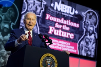 Biden mocks Trump for bleached hair to union crowd that chanted ‘lock him up’ - Washington Examiner
