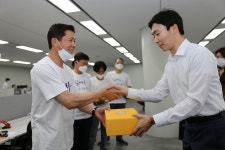 “일감확보 힘내달라” LS메탈 노조, 영업사원 응원나선 사연 - 헤럴드경제 “일감확보 힘내달라” LS메탈 노조, 영업사원 응원나선 사연