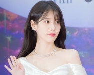 아이유 측, 표절 무대응 의혹에…최근에도 입장 보내 진실공방 - 헤럴드경제 아이유 측, 표절 무대응 의혹에…최근에도 입장 보내 진실공방