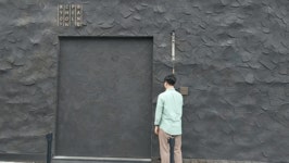 [영상] [르포] 1.6m 붓 당겨 입장…1인당 6만원 ‘치마카세집’... 6m 붓 당겨 입장…1인당 6만원 ‘치마카세집’ 통할까 [푸드360]