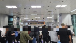 “인파에 어깨빵은 예사”…서해선 개통 후 김포공항역 가보니 - 헤럴드경제 “인파에 어깨빵은 예사”…서해선 개통 후 김포공항역 가보니