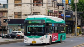 “아기있으니 자리 양보해주세요”.. 안내방송 한 센스만점 버스기사 - 헤럴드경제 “아기있으니 자리 양보해주세요”.. 안내방송 한 센스만점... 