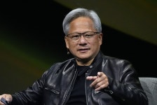 젠슨 황 엔비디아 CEO, 블랙웰 칩 생산·수요 ‘이상 무’ - 헤럴드경제 젠슨 황 엔비디아 CEO, 블랙웰 칩 생산·수요 ‘이상 무’