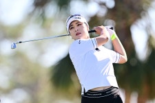 ‘파운더스컵 퀸’ 고진영, 2R 단독선두…윤이나는 데뷔전 컷탈락 - 헤럴드경제 ‘파운더스컵 퀸’ 고진영, 2R 단독선두…윤이나는 데뷔전 컷탈락