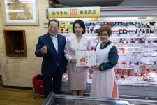 김혜경 여사, 日 학생 만나 “한국어, 한일 청년 우호 정서 지름길” - 헤럴드경제 김혜경 여사, 日 학생 만나 “한국어, 한일 청년 우호 정서... 