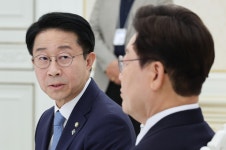 李대통령, 투표지 부족 사태 “입 열 개라도 할 말 없는 심각한 문제” - 헤럴드경제 李대통령, 투표지 부족 사태 “입 열 개라도 할 말 없는... 