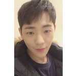‘손의 흔적’ 신재하, 훈훈·반듯한 이목구비 ‘관심 집중’ | 서울경제 ‘손의 흔적’ 신재하, 훈훈·반듯한 이목구비 ‘관심 집중’