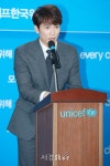 지성, 국회의원 나가도 될 비주얼! | 서울경제 지성, 국회의원 나가도 될 비주얼!