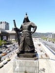 [조상인의 예(藝)-김세중 충무공 이순신 장군상]오른손엔 칼...당당한 위용...승리한 장군의 기백을 담다 | 서울경제 오른손엔 칼...당당한... 