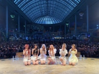 콘셉트·대중성…스테이씨가 팬 쇼케이스 장소를 롯데월드로 정한 이유 | 서울경제 콘셉트·대중성…스테이씨가 팬 쇼케이스 장소를... 