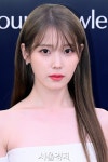 아이유, 눈이 마주치면 심쿵! [SE★포토] | 서울경제 아이유, 눈이 마주치면 심쿵!
