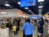 왜 이렇게 싸?…구름 인파 몰린 미래형 이마트 푸드마켓 고덕점... 이렇게 싸?…구름 인파 몰린 미래형 이마트 푸드마켓 고덕점 가보니