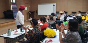 프로그램 리뷰 - 상세 | 서울시 50플러스포털 [커뮤니티나눔사업] 레크하하: 웃음치료&레크레이션