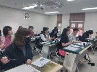서울시 노원센터 | 4월 문화교실 개강소식(펜드로잉, 캘리그라피, 통기타연주반, 물리치료사와~) 4월 문화교실 개강소식(펜드로잉, 캘리그라피... 