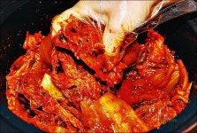 신맛은 없고 개운한 맛이 일품인 묵은지 김치찌개 ::: 82cook.com