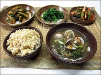 황사바람에 목이 깔깔하죠? 냉이 모시조개국 ::: 82cook.com