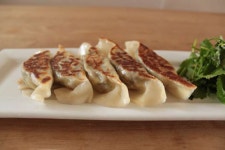 집에서 만든 만두로 야끼교자 해 먹었어요 ::: 82cook.com
