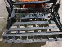 서화 베일절단기/Ranch Equipment 베일절단기 2021-07-19 : 아그리즈 중고농기계 사진