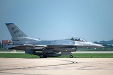 트황) 오산기지로 F-16 30여대 공군 병력 1천명 투입 - 미국 정치 마이너 갤러리