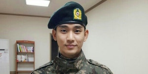 Kim Soo Hyun spotted on an outing from his army base at a PC cafe | allkpop Kim Soo Hyun spotted on an outing from his army base... 