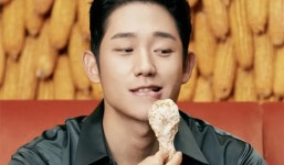 Jung Hae In renews his endorsement model contract with Puradak Chicken | allkpop Jung Hae In renews his endorsement model... 