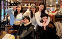 After School members gather together to celebrate the holiday season | allkpop After School members gather together to celebrate... 