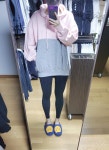 170/54-55kg 오버핏으로 입고싶어서 6사이즈로 주문했어요!... 핑크색상이 너무이쁘고, 소 REVIEW - 안다르 170/54-55kg  오버핏으로... 