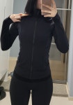 화이트 구매하고 블랙 추가 구매했어요 디자인이쁘고 재질도 좋아요 173cm 66kg 상66 하 REVIEW - 안다르 화이트 구매하고 블랙 추가... 