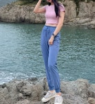 상체가 마른 55인데 2와 4 사이즈 각각 시켜봤는데 4가 뭔가 더 핏되게 이쁜거 같아요 REVIEW - 안다르 상체가 마른 55인데  2와 4 사이즈... 