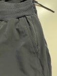 지금부터 편하게 입을 수 있는 두깨감이라 좋아요 블랙색상이 좀 차콜에 가까운 블랙이 REVIEW - 안다르 지금부터 편하게 입을 수 있는... 