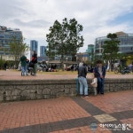 내일부터 거리두기 1단계로 완화..시민들 나들이 이어져