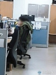 [단독] 은평구청, 마스크 착용 의무화 시행 첫날 '노 마스크' 강행…내방객 안전 '나 몰라라'