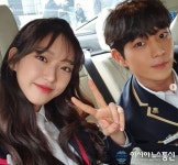 &#039;펜트하우스&#039; 한지현, 쌍둥이 오빠 김영대와 셀카 &quot;펜하&quot;
