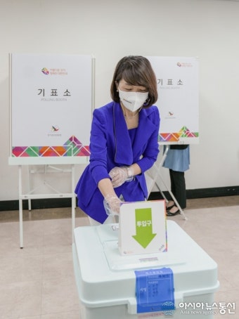 “의창사람 민주당 김지수에게 투표해 주십시오!”