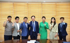 우리 대학 캠퍼스디자인위원회 개최 및 위촉장 수여와 격려 인사 전달 | 안양대학교