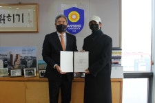 우리대학 대학원 입학 세븐틴 최승철, 이지훈, 윤정한 합격증 전달 축하 | 안양대학교 안양대학교