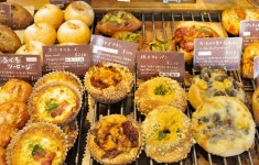 罪深きカレーパン！ 座右の銘は「ボリューム命」／ブーランジェリーオンニ　　 | 朝日新聞デジタルマガジン＆[and]