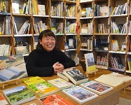 （マダニャイ　とことこ散歩旅：５０８）尾久橋通り：８　ぐるぐるジェラート：朝日新聞デジタル
