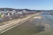 드론 사진 - 아산시 은행나무길(3월) | 공공저작물 | 아산시 문화관광 아산시 문화관광